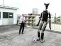 Robot - dvoumetrový fotbalista
