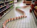 Domino v supermarketu
