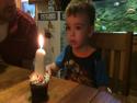 Jak naučit dítě sfouknout svíčku