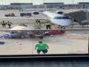Zaseklý pedál auta na letišti v Chicagu