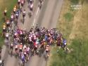     Nehoda pelotonu Tour de France Femmes 2022    