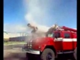 Jak se baví hasiči v Rusku