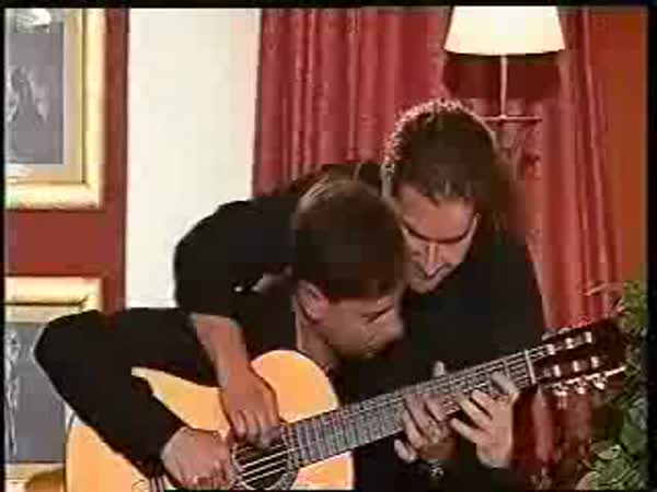 Dva lidi a jedna kytara