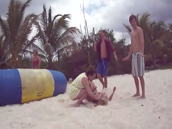 Idioti - blbnutí na pláži