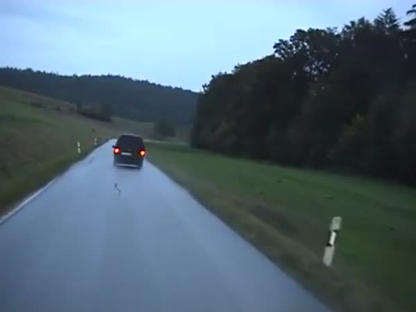 Skok s autem Volkswagen Caddy