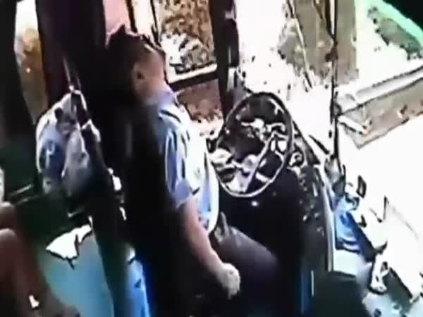 Hrdina - Čínský řidič autobusu