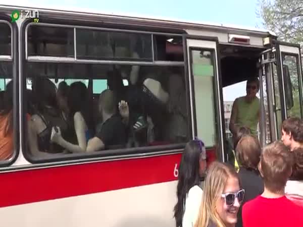 Český rekord - Naplnění autobusu