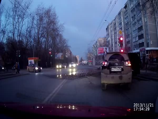Rusko - výbuch silnice