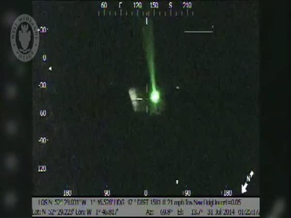     Policejní vrtulník a laser    