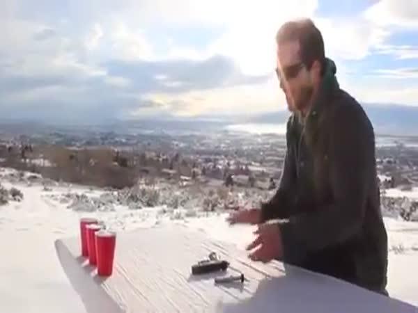     Hudba pomocí zbraně    