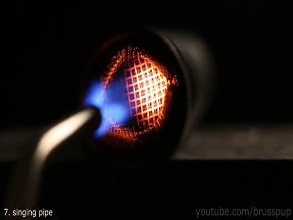       10 extrémních triků s ohněm      