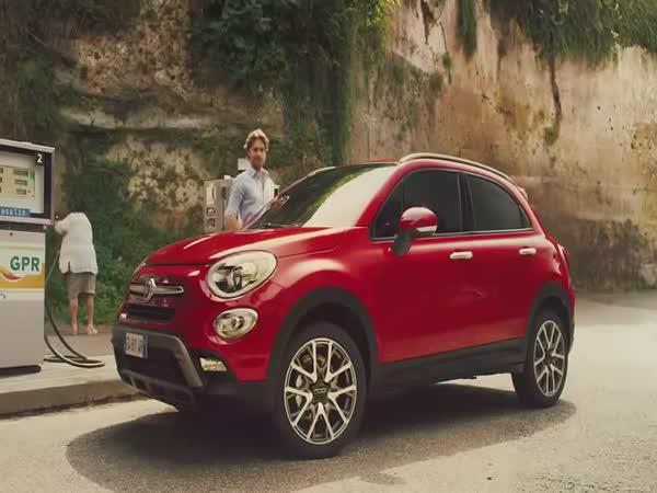       Úžasná reklama na Fiat 500X      