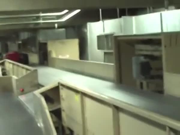       Jak zacházejí se zavazadly na letišti      