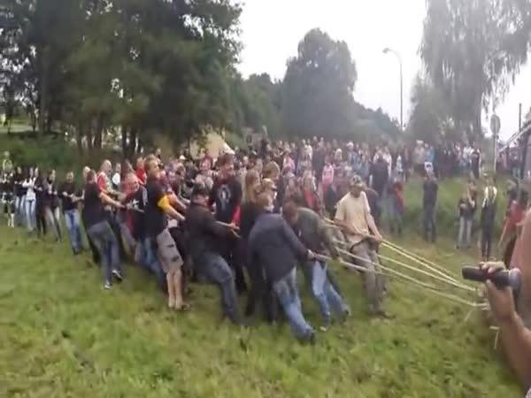     Zetor vs. 72 lidí    