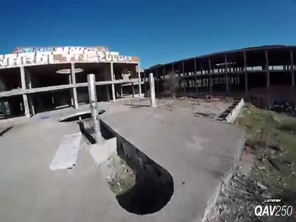 Průlet dronem opuštěnou nemocnicí