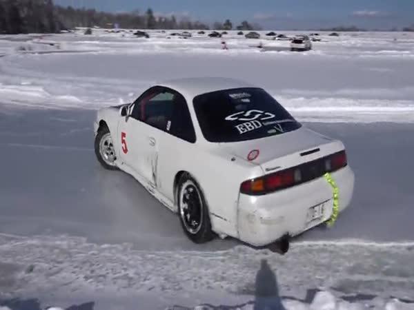 Driftování na ledu