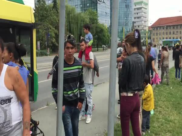 Slovensko - Cikány vyhodili z autobusu