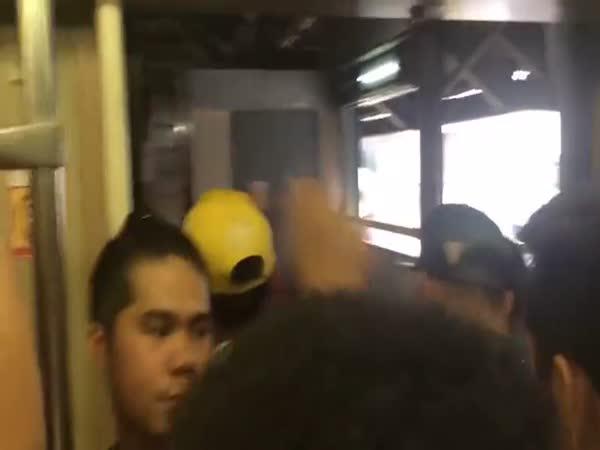 Rychlé zavírání dveří v metru