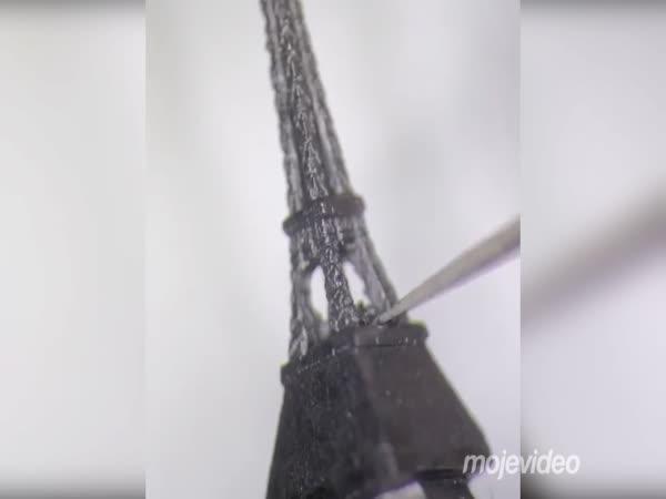 Eiffelovka z tuhy