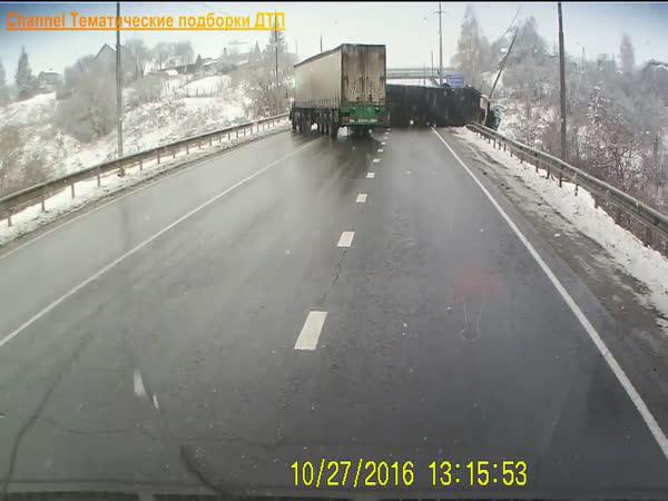 Nehody na silnicích - Kamiony v akci