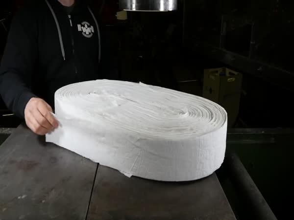       Hydraulický lis vyrobí z toaleťáku skateboard!      