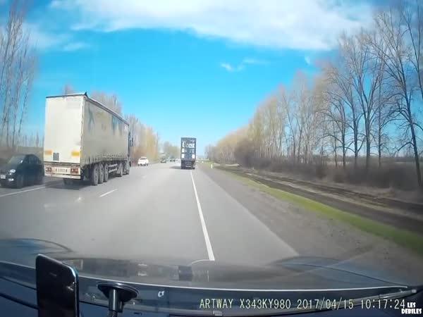Mikrospánek v kamionu v Rusku      