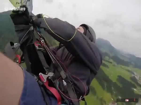       Nehoda parašutisty v Rakousku      