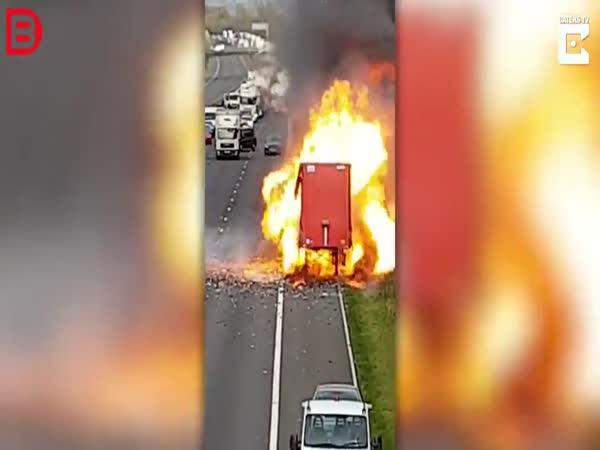 Oheň na dálnici v Anglii