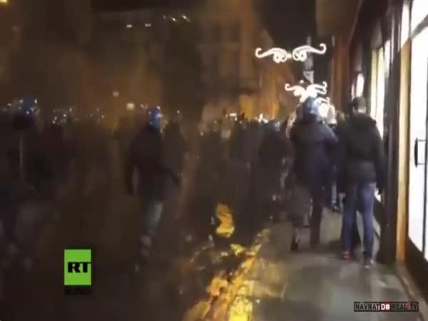 Policie vs. radikálové v Itálii
