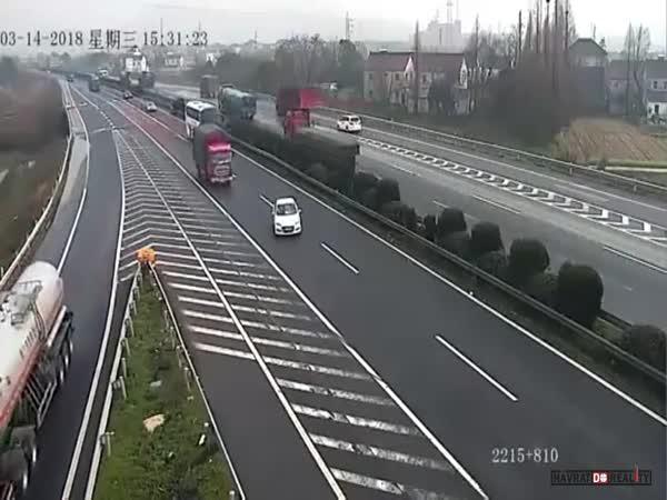 Dopravní nehoda v Číně #611