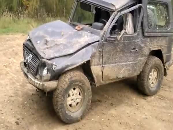       Jak nejezdit s Mercedesem do kopce      