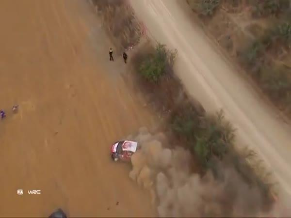       Ztratil se na parkovišti! (Rally Mexico)      