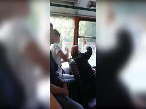       Neshodli se během cesty      