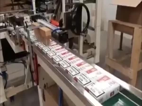 Policie objevila nelegální výrobnu cigaret