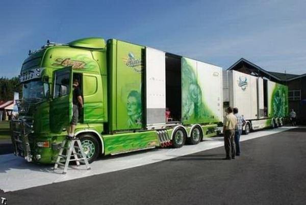       GALERIE – Extravagantní kamión       