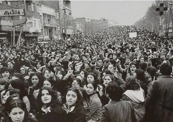     GALERIE – Velké historické fotografie    