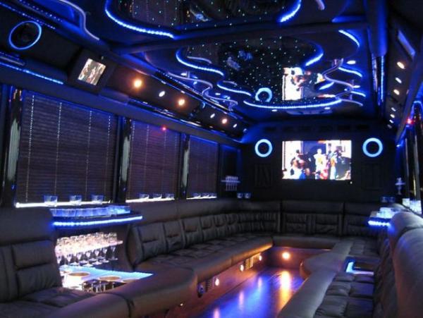       GALERIE – Párty bus      