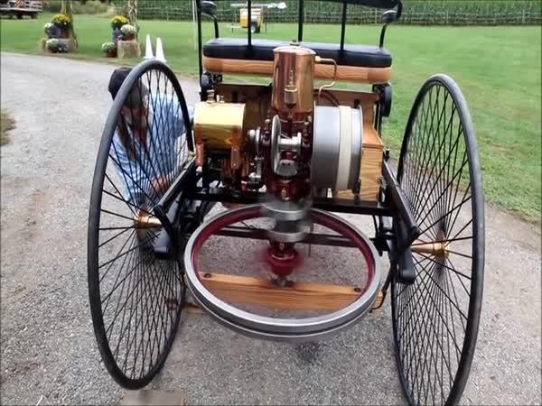     První automobil na světě    