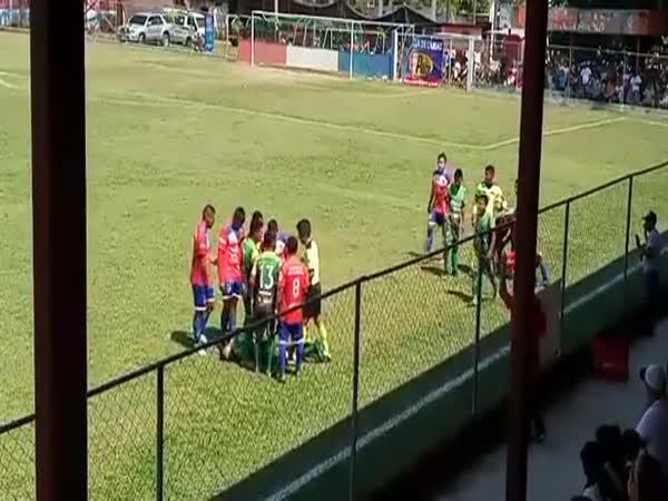       Simulant roku ve fotbale      