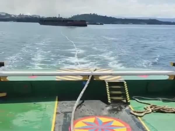   Nebezpečné lodní lano    