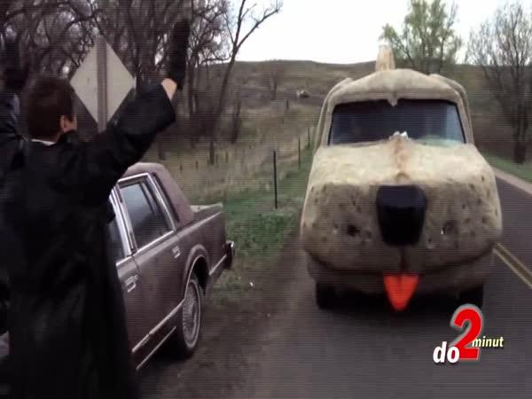       TOP 10 – Nejslavnější filmová auta      