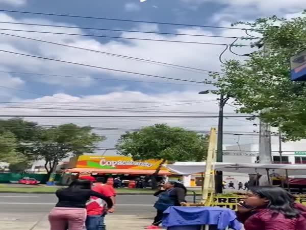     Silné zemětřesení v Mexiku    