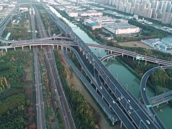   Jak číňané staví silnice  