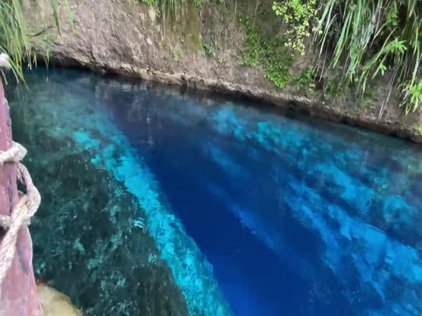     Kouzelně čistá voda na Filipínách    