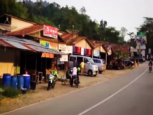       TOP 10 - Nejdivnější státní hranice      