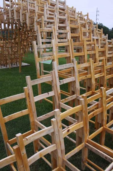       GALERIE - 400 židlí na jednu stavbu      