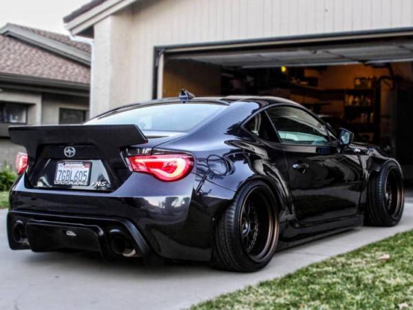       GALERIE – Vymakaný auťák      