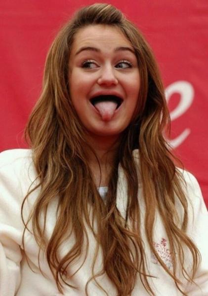       Takto by vypadaly celebrity bez zubů      